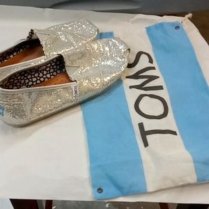 Womens Tom's silver sparkle shoes